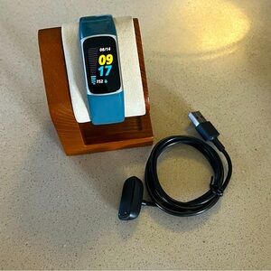 FITBIT Charge 5 (Fitness tracker, Smart Watch, steps, sleep, stress..)
